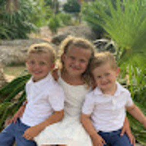 Meet your Posher, Hallie